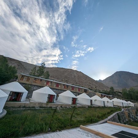 Apex Hotels And Resorts Hussaini Karimabad  Exterior foto