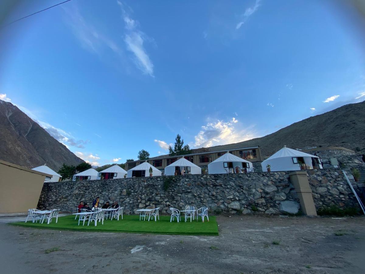 Apex Hotels And Resorts Hussaini Karimabad  Exterior foto