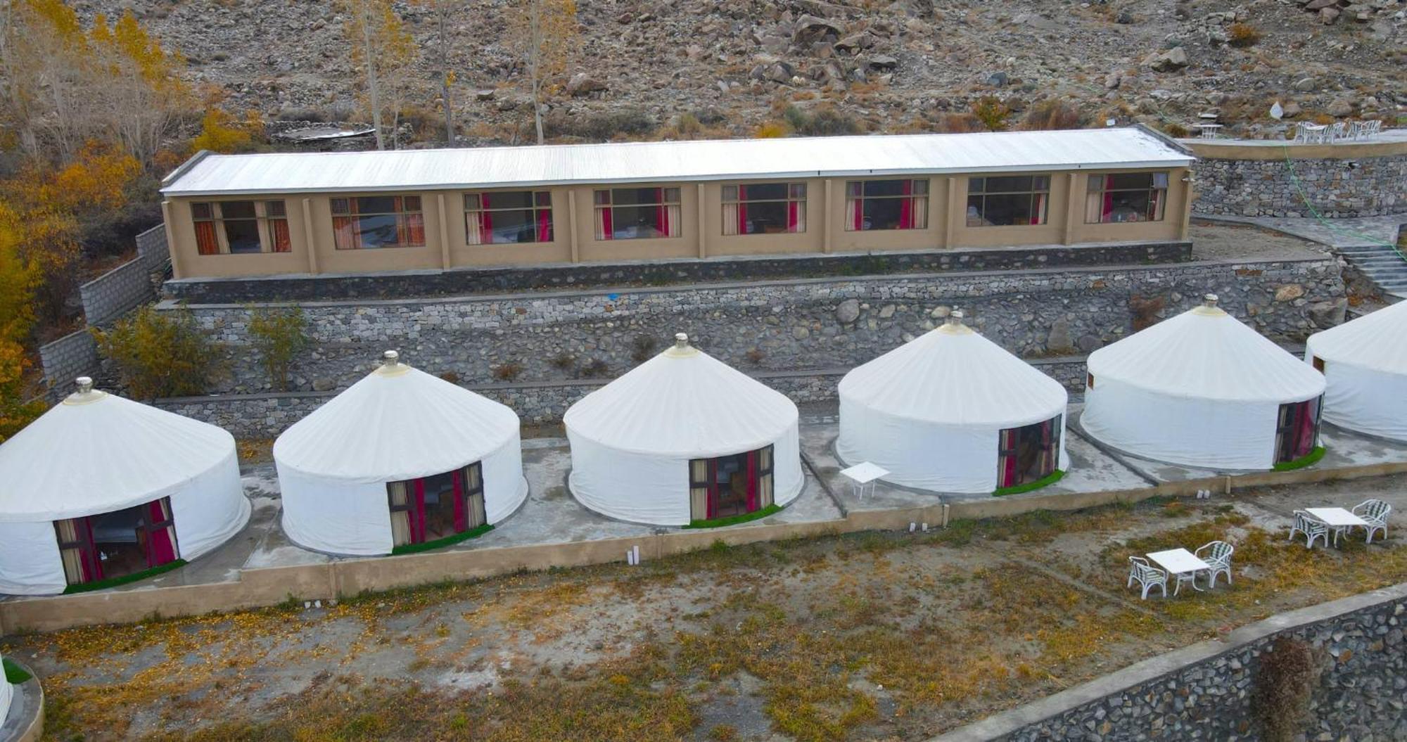Apex Hotels And Resorts Hussaini Karimabad  Exterior foto
