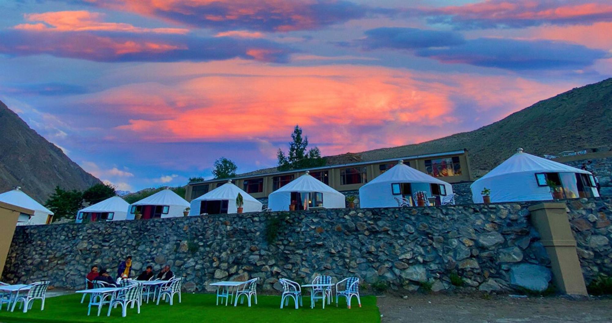 Apex Hotels And Resorts Hussaini Karimabad  Exterior foto