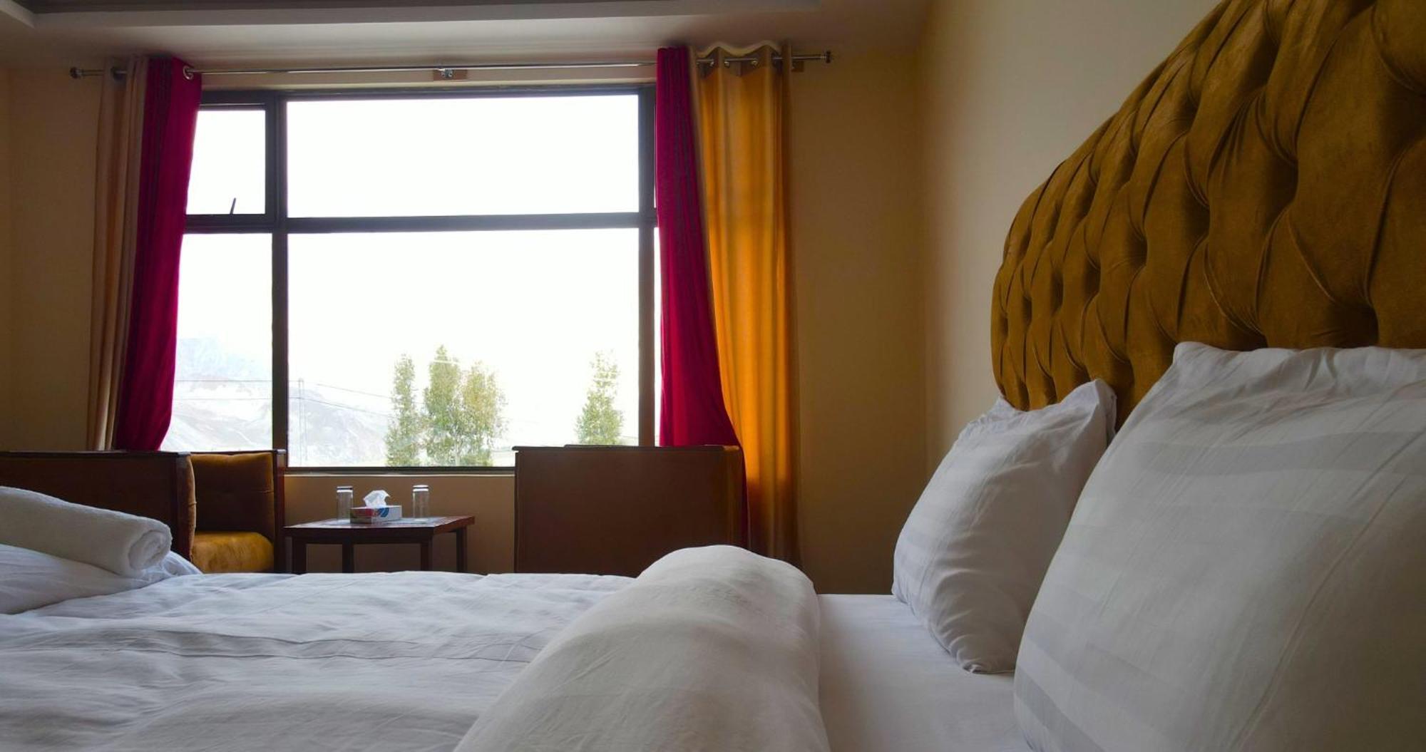 Apex Hotels And Resorts Hussaini Karimabad  Exterior foto