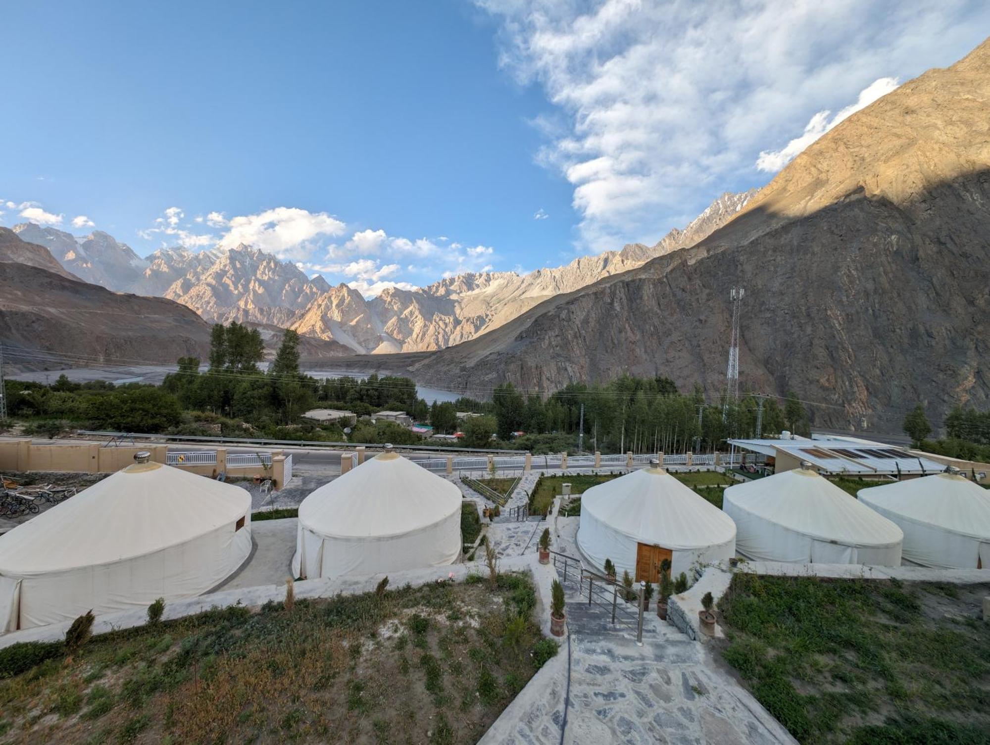 Apex Hotels And Resorts Hussaini Karimabad  Exterior foto