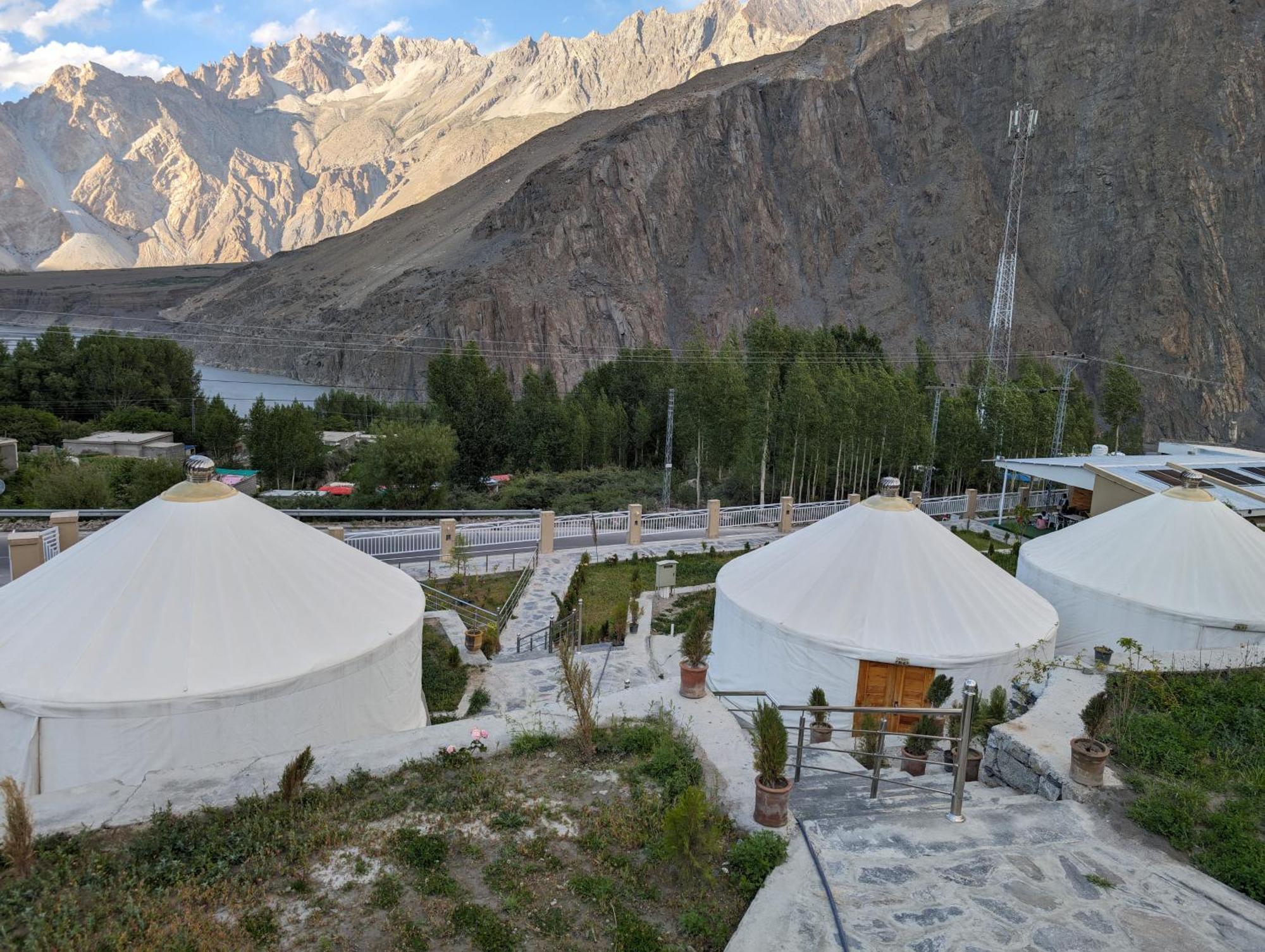 Apex Hotels And Resorts Leyurt Hussaini Karimabad  Exterior foto